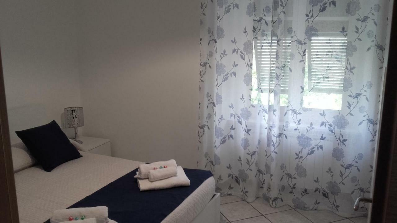 Station'S Windows Apartment ลาสเปเซีย ภายนอก รูปภาพ